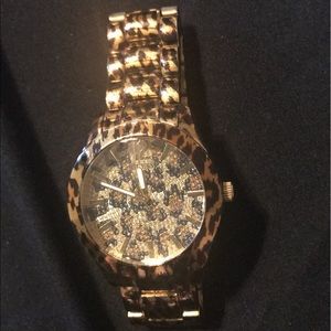 Leopard cheetah guess watch gold