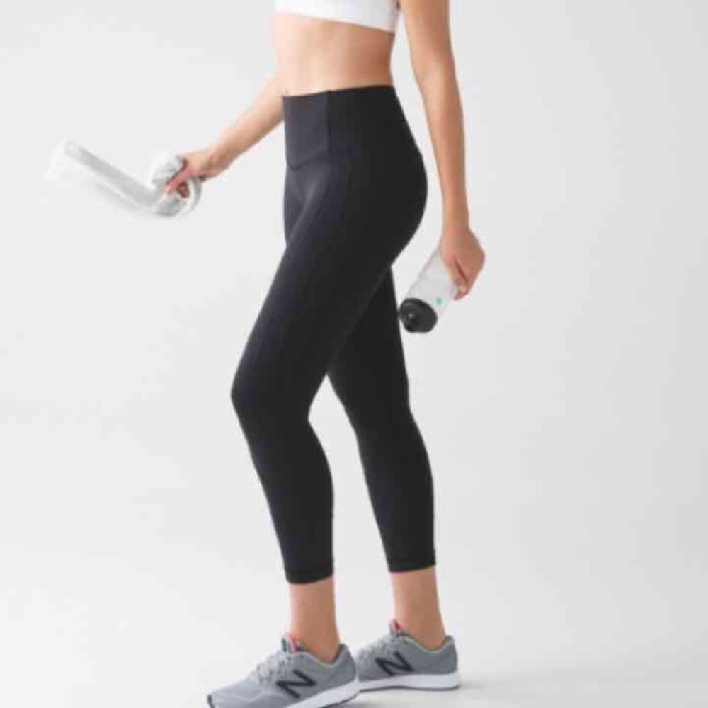 Lululemon all the right places crops