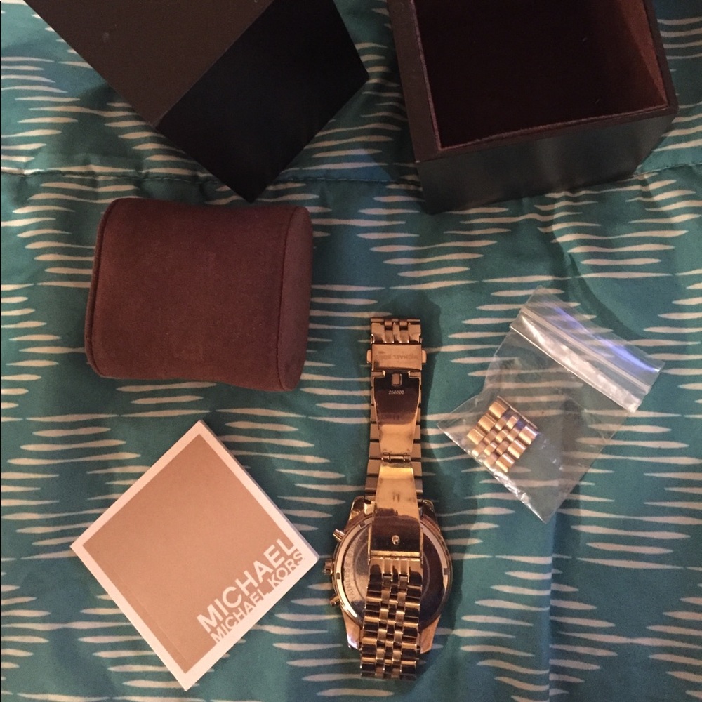 Mans Micheal Kors Watch - Picture 4 of 4