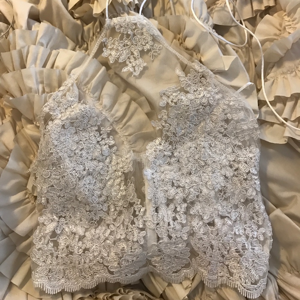 Whitefoxboutique white floral embroidered crop top