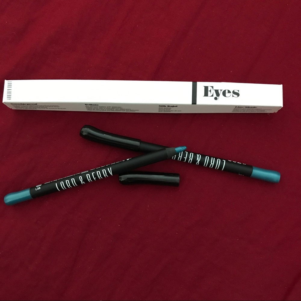 Aqua colored Waterproof Eyeliner