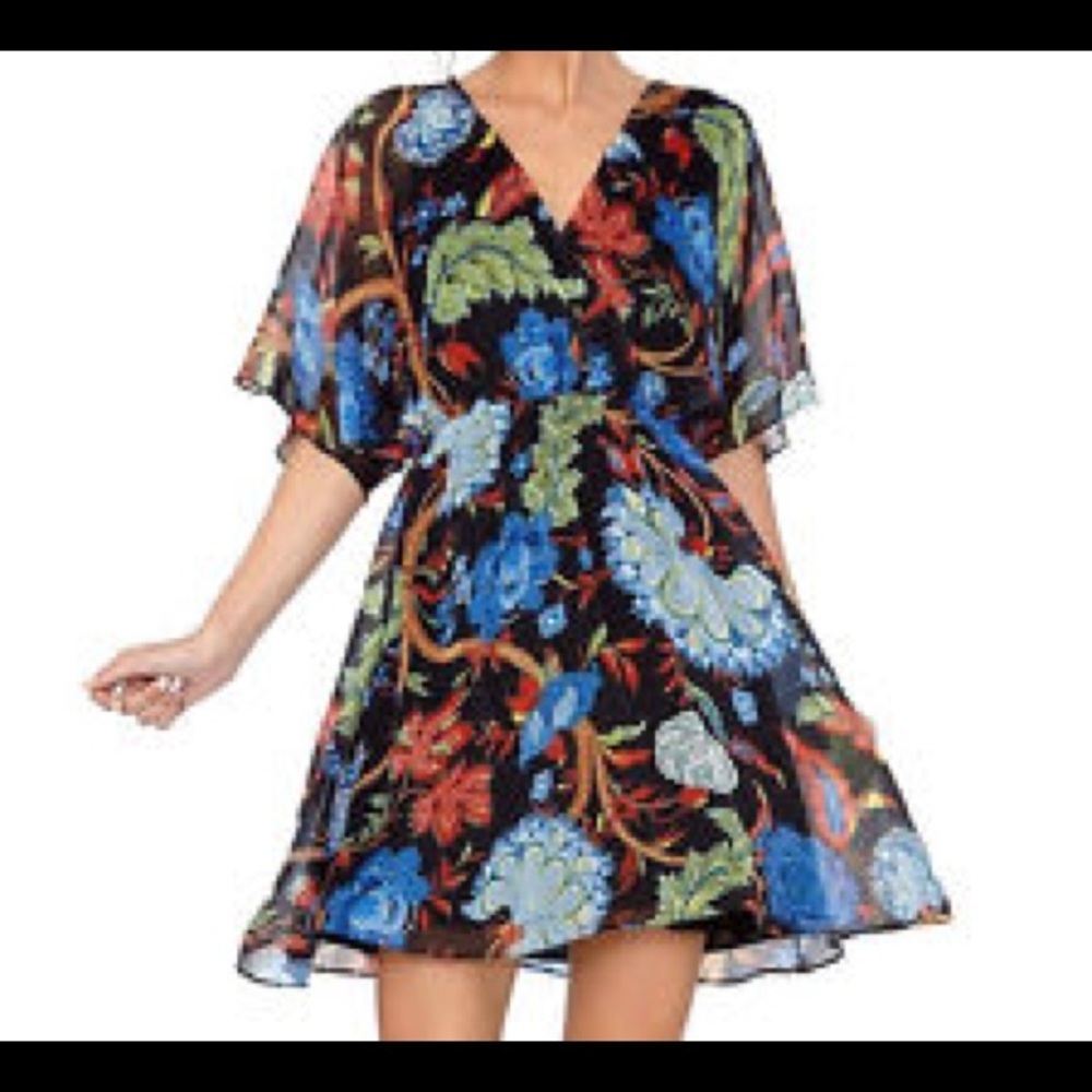 NWT Alice+Olivia Cay Batwing Cross Front Dress