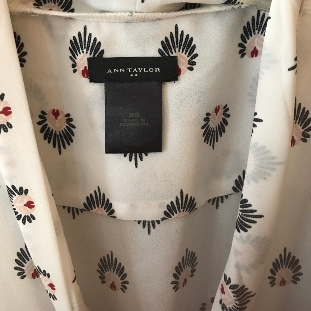 Ann Taylor printed blouse tie xs - Picture 2 of 3
