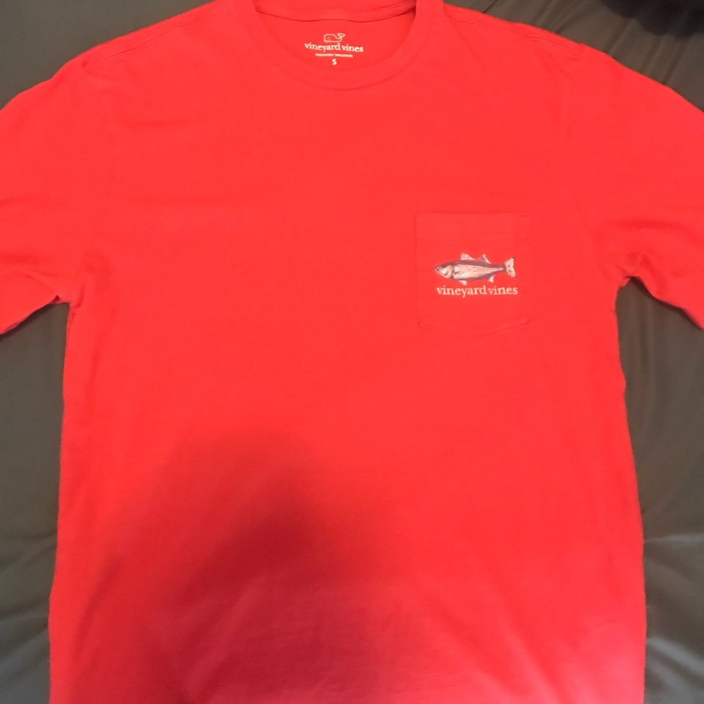 Vineyard Vines T shirt (Small)