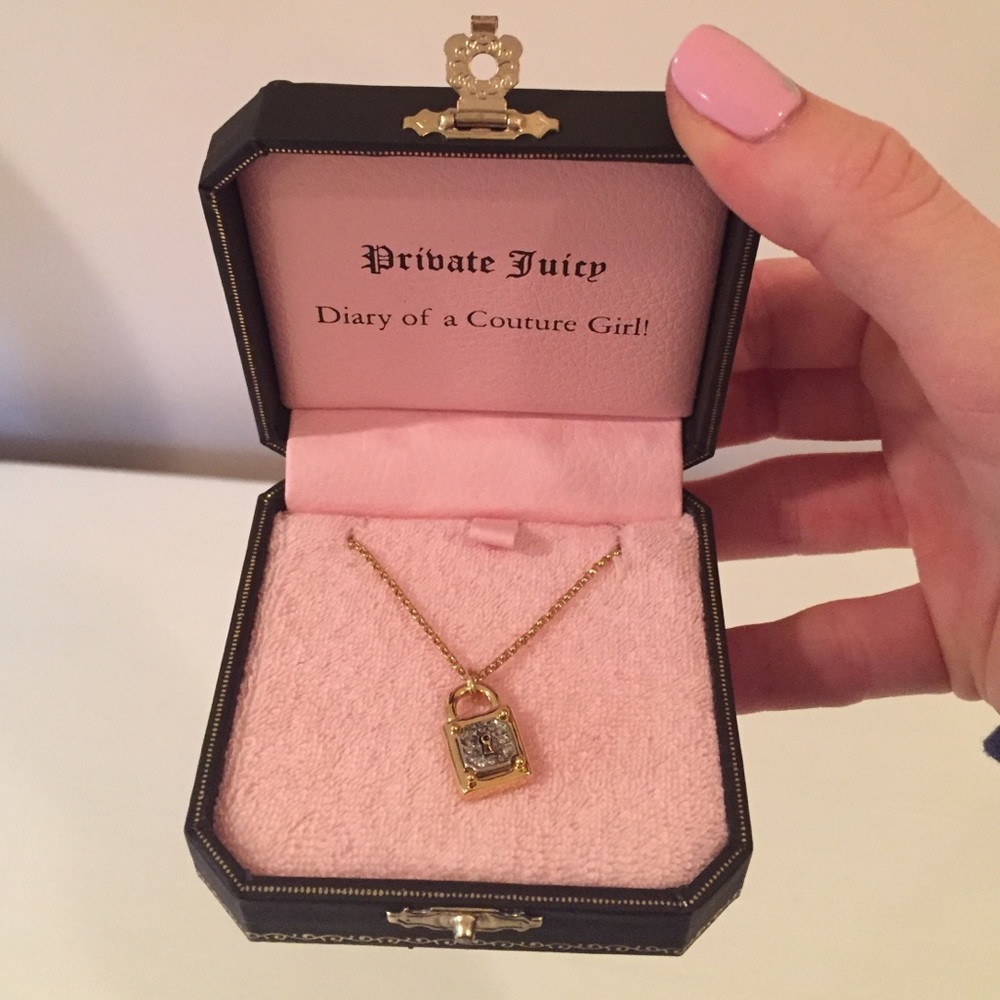 Juicy couture necklace