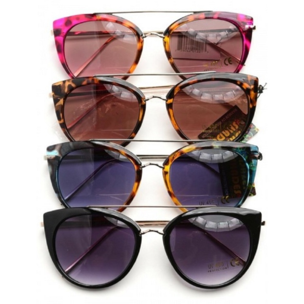 💙 LAST ONE 💙 Cat Eye Sunglasses