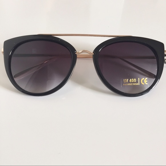 💙 LAST ONE 💙 Cat Eye Sunglasses - Picture 5 of 8