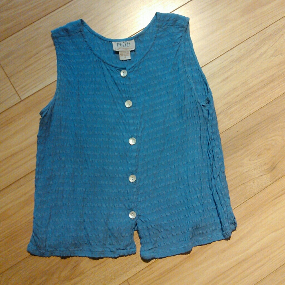 Button Down Tank Top - Picture 3 of 3