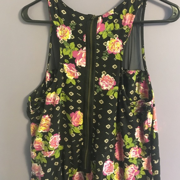 Amazing Dress - Picture 4 of 4