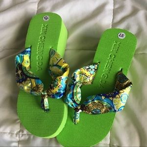 {LAST CALL} Cute Green Heeled Sandals