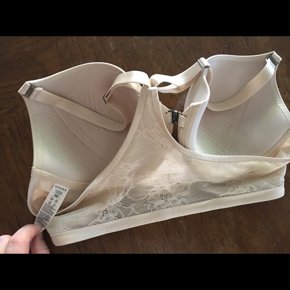 Spanx 36D Razorback Lacie Bra