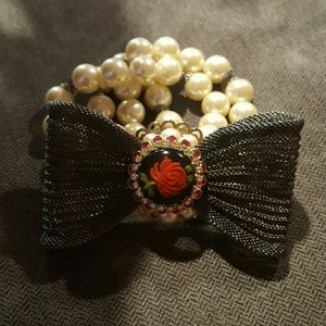 HOLD Candy617 Rose pearl betsey bracelet