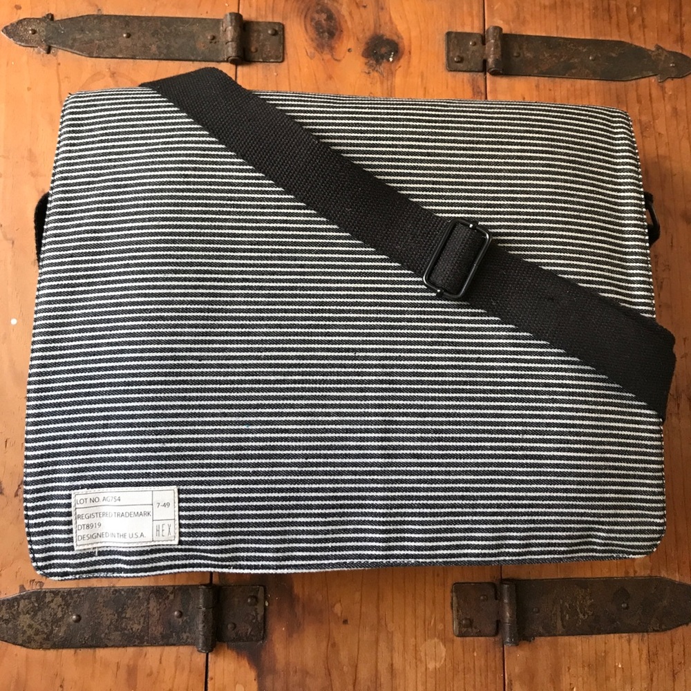 HEX Fleet Messenger Bag