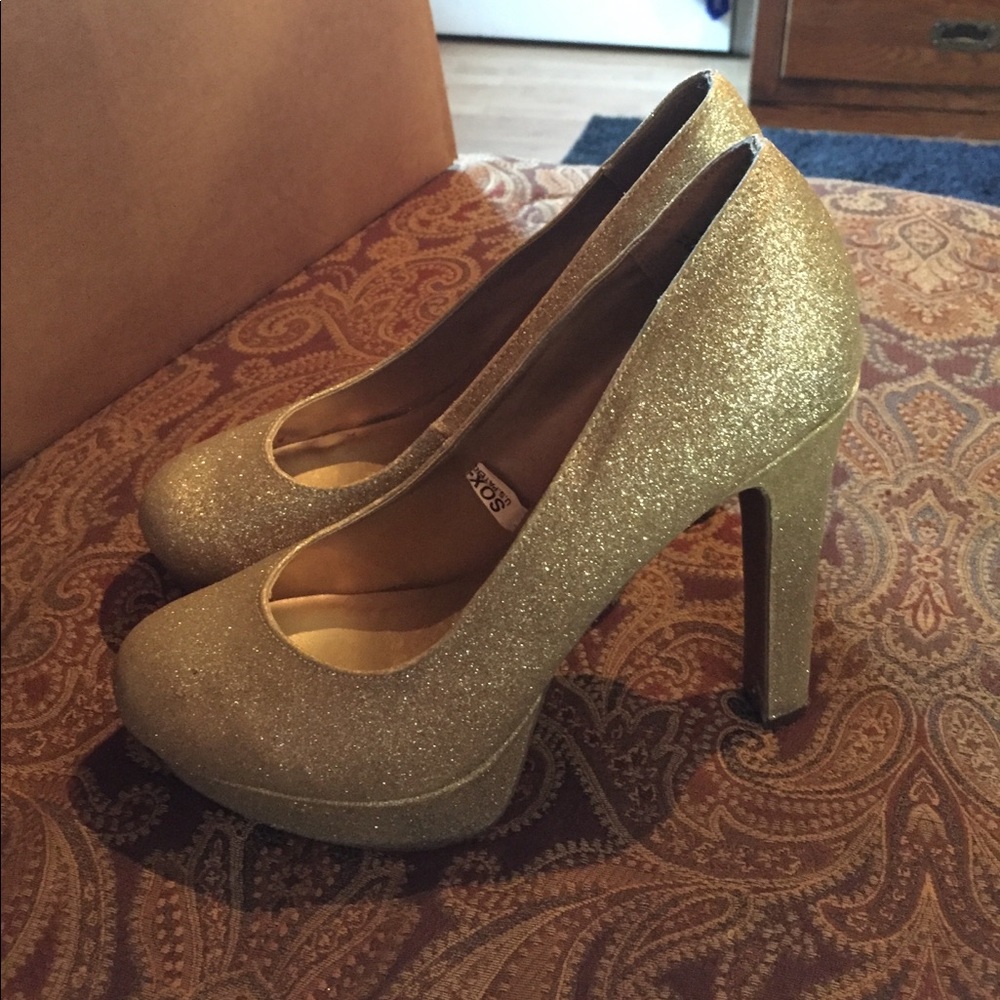 MOSSIMO Platform heels - Size 11 - gold glitter
