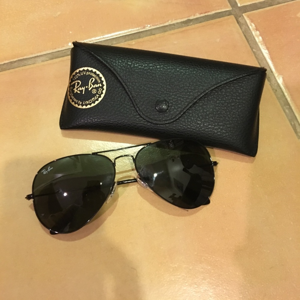 Black Aviator Ray-Bans