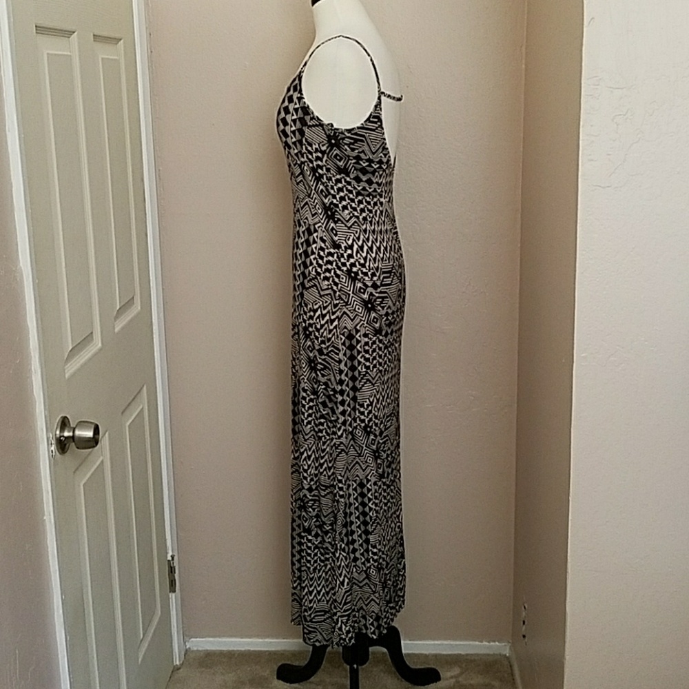 ✔SALE✔ 🖤 ONE CLOTHING MAXI DRESS 🖤 - Picture 4 of 7