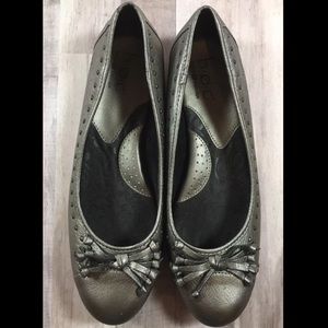BOC Born Concepts pewter ballerina flats size 10