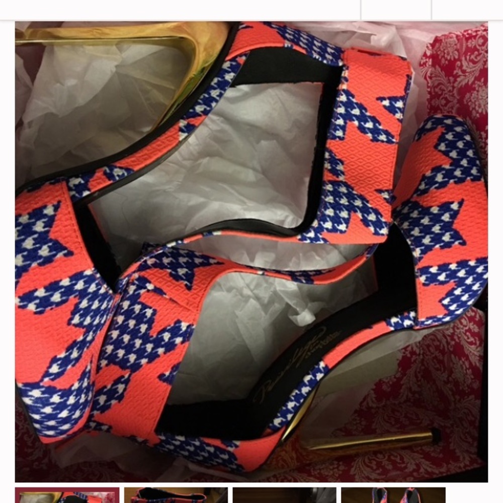 Closed ties high heeled shoes