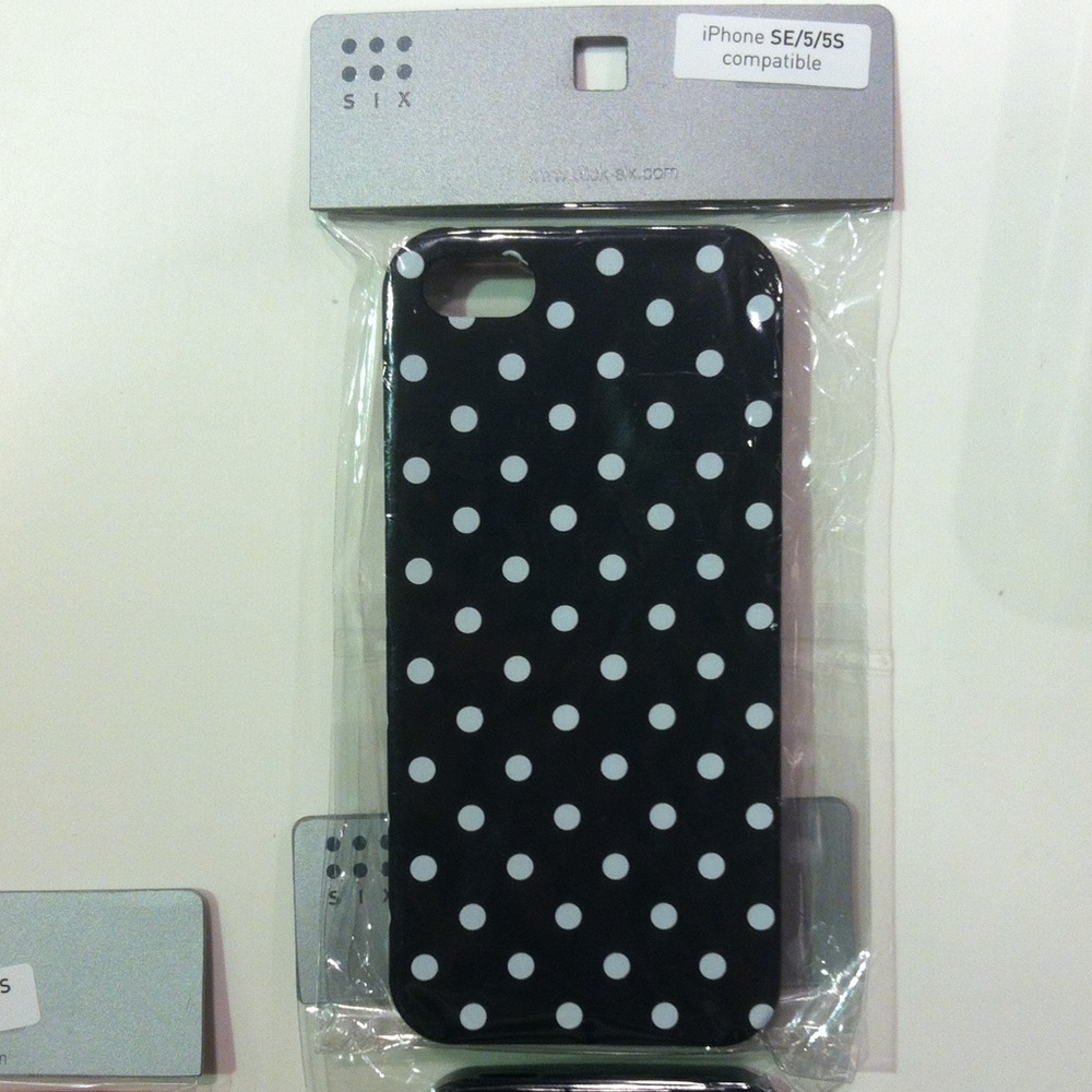 Polka dot iphone case