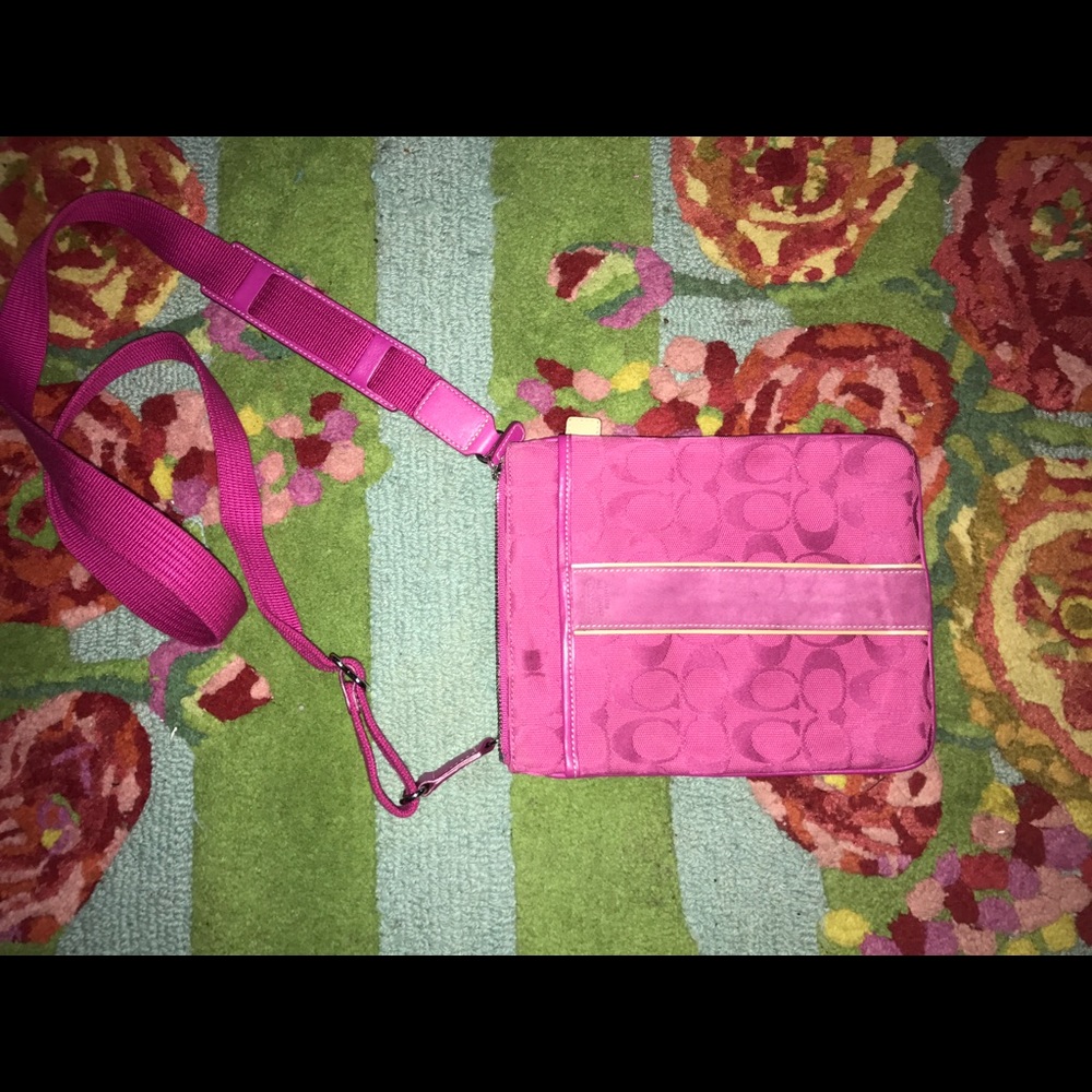 Rare pink coach crossbody logo purse!