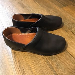 Women's Sanita Black Clogs Size 39