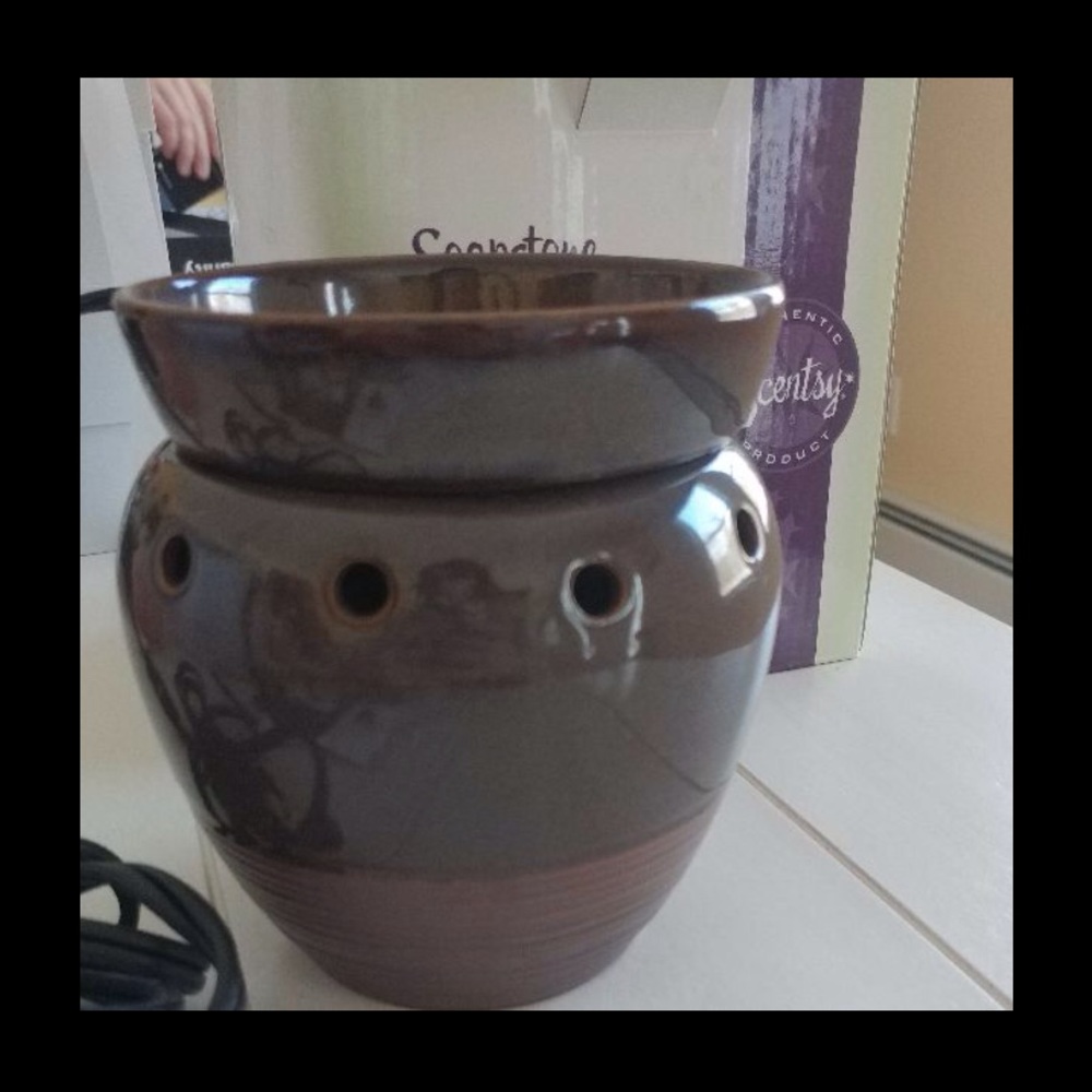 Scentsy mid size warmer soapstone natural new