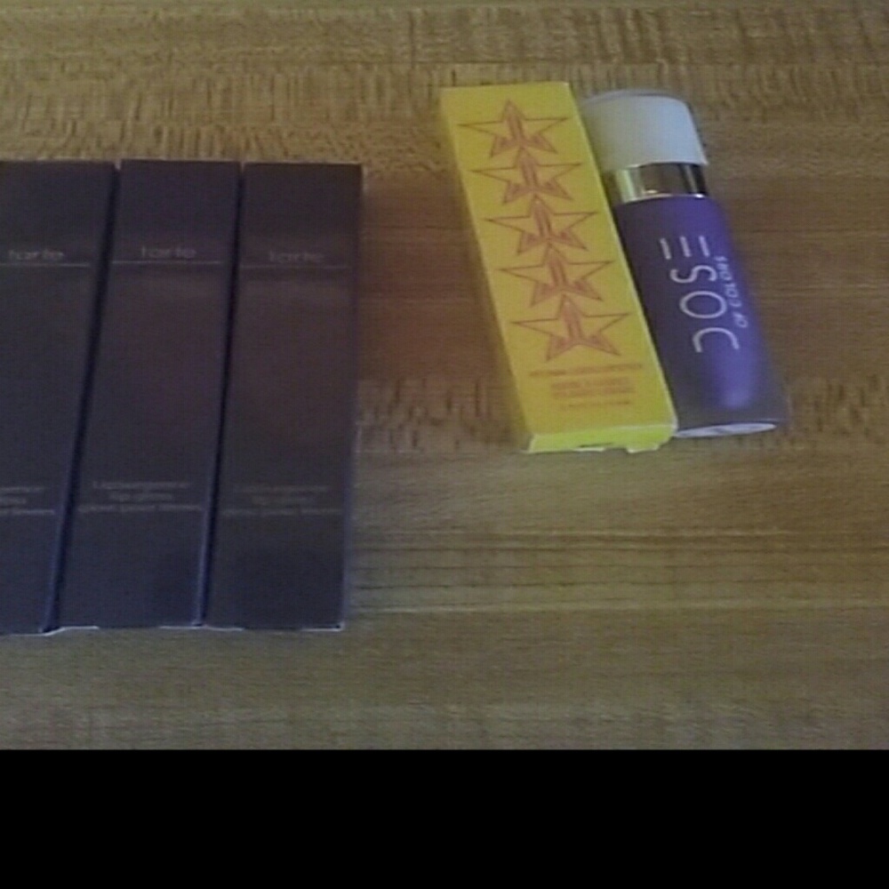 Tarte jeffree Star and dose of colors