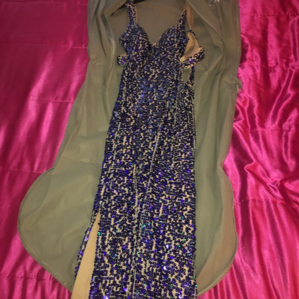 ❤ ROYAL BLUE SEQUINED DRESS ❤