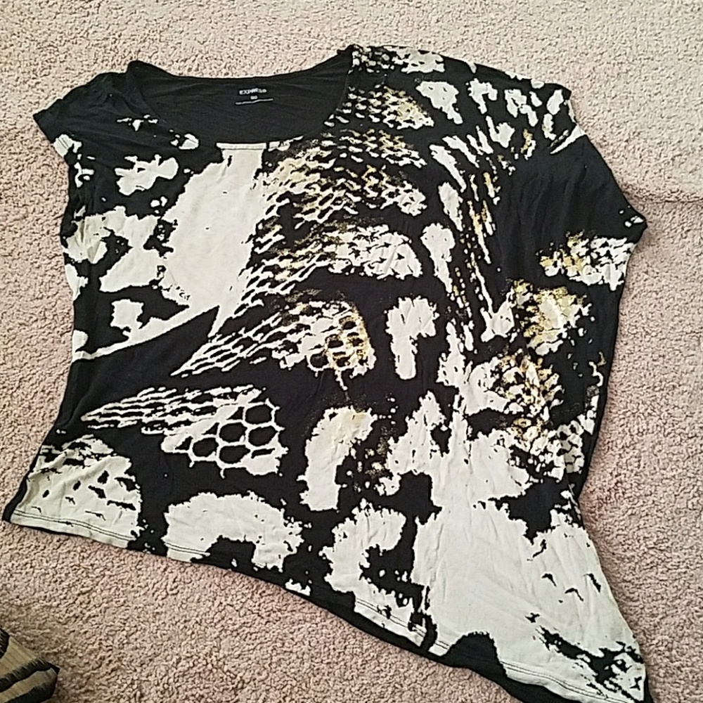 Express snakeskin asymmetric top