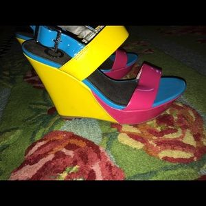 Bright multi color G by Guess wedge sandals!