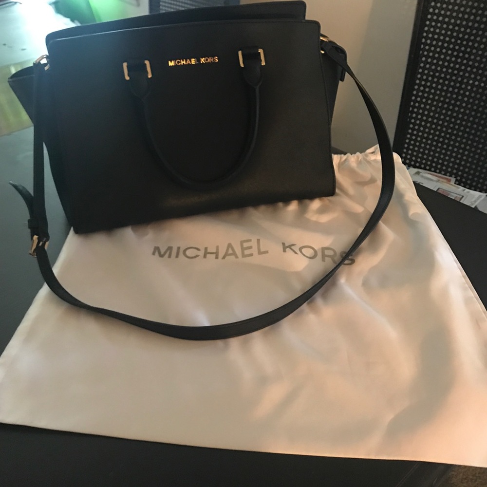 Large Selma Black Michael Kors hand bag