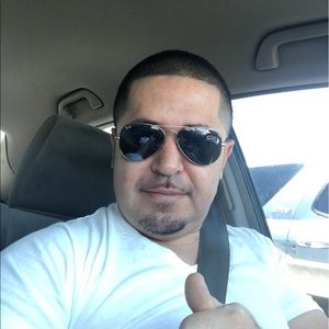 Meet your Posher, Andres