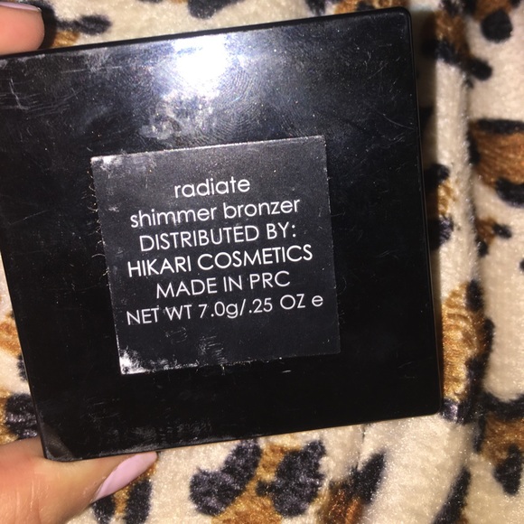 HIKARI Shimmer Bronzer - Picture 3 of 3