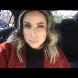 Meet your Posher, Alma