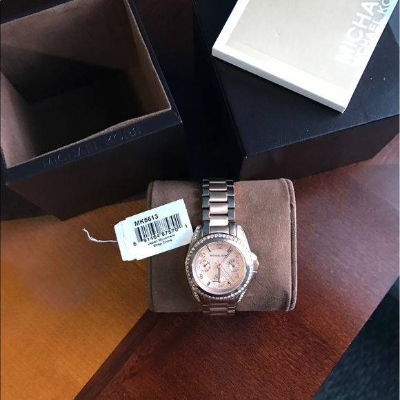 Michael Kors MK5613  Rose Gold watch. main image 2