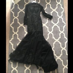 Black Sheer Long Sleeve Lace Applique Mermaid Gown