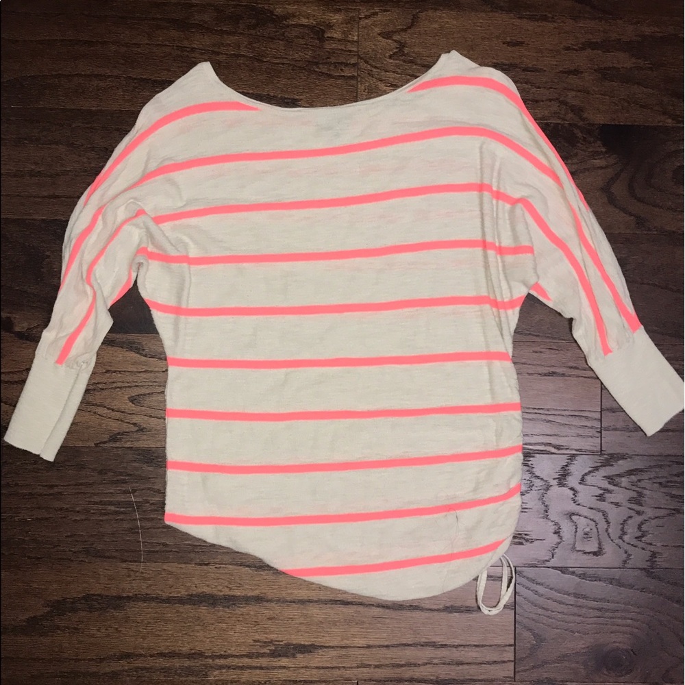 Quarter sleeve top