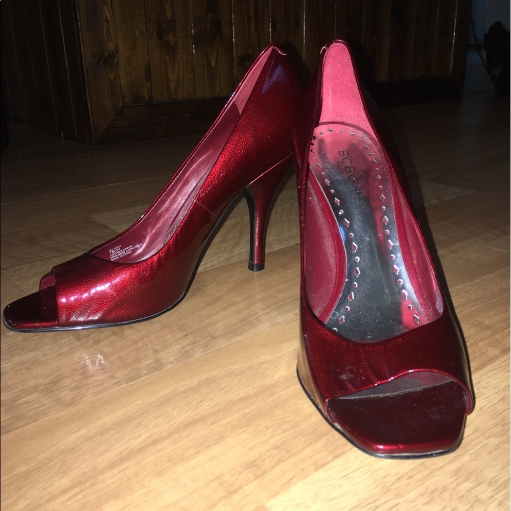 BCBG red peep toe pumps