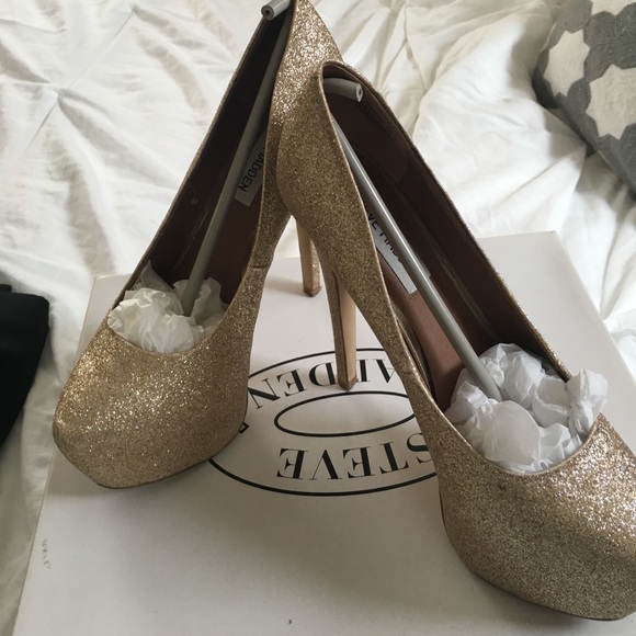 Shoes/Heels from Steven Madden - Picture 1 of 4