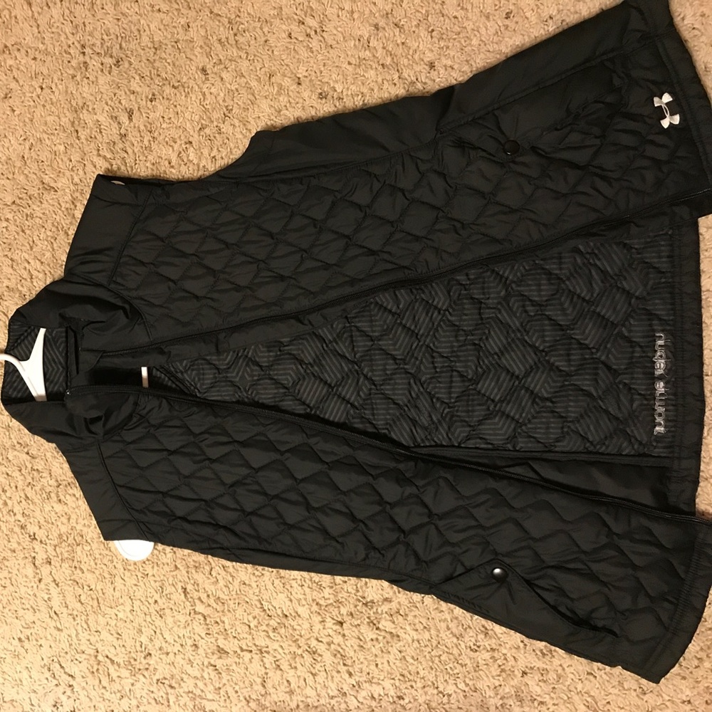 Under Armour black vest
