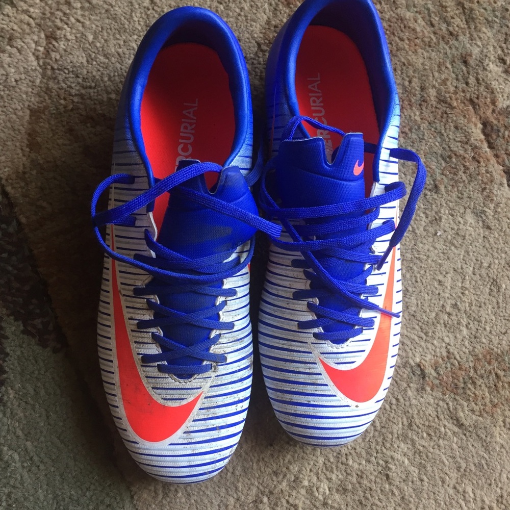 Soccer cleats