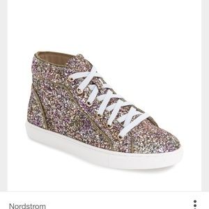 Steve Madden's Level -G