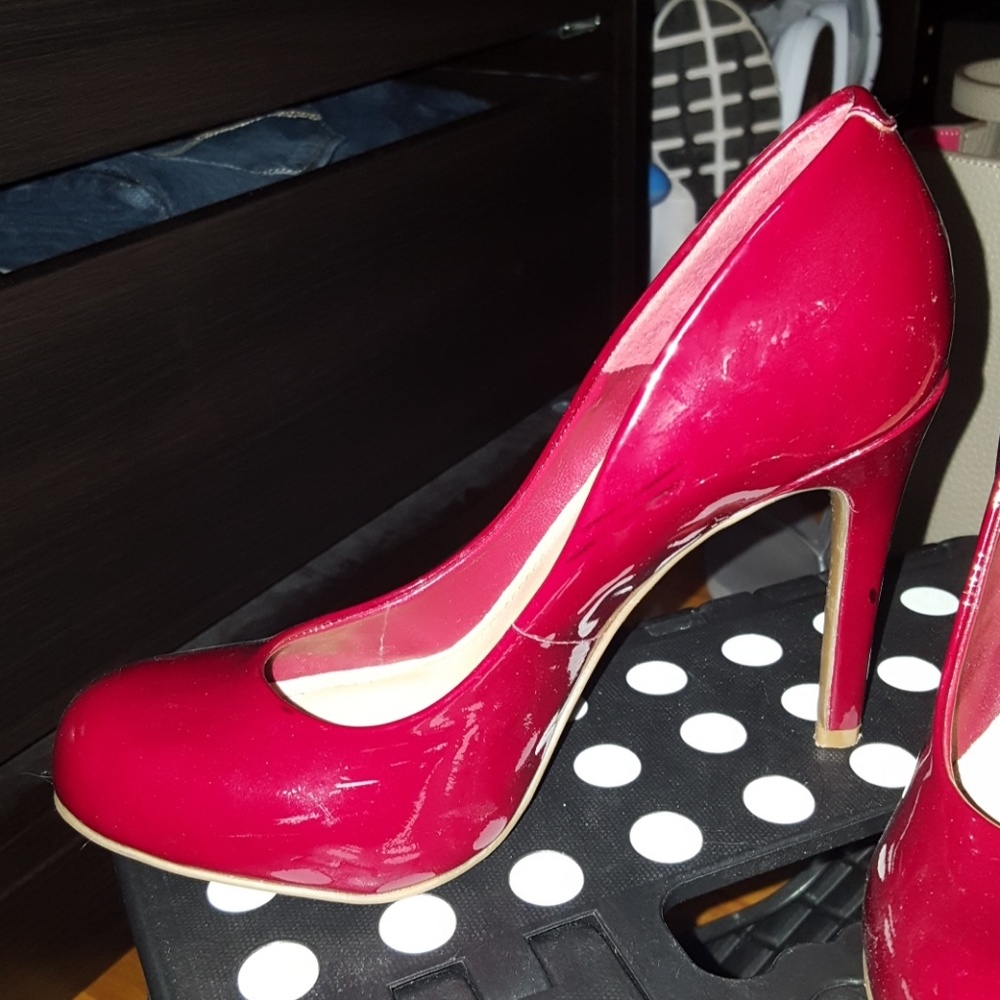 red heels - Picture 3 of 4
