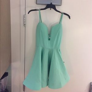 Luxxel Flirty V cut ruffled cocktail dress ✨