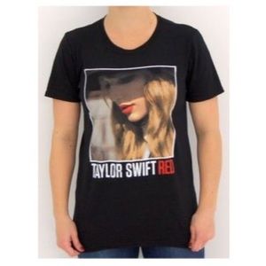 ❗️Final Price ❗️Taylor Swift RED Tee in Black