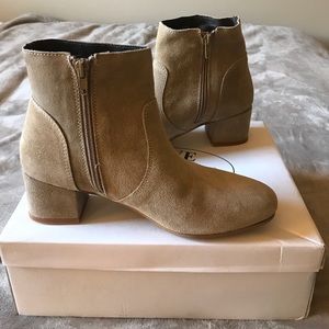 Steve Madden never worn Hydie Taupe Suede bootie