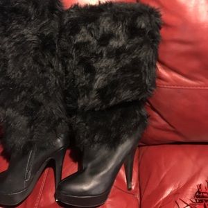 Black fur boots