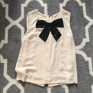 FOREVER 21 Cream Sleeveless Blouse