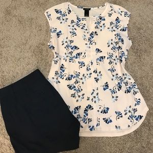 💝NWOT Beautiful floral Blouse!💖