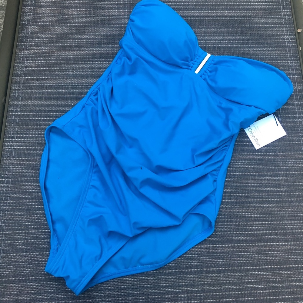 🎉SALE🎊Calvin Klein one piece swimsuit NWT size 8